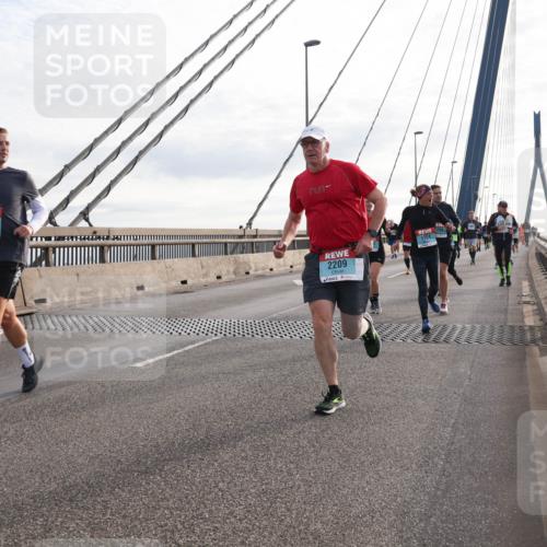 03.10.2024 - Köhlbrandbrückenlauf Matties Gatica Varas http://msf.ph/oto/7198427 03.10.2024 09:29:10 Position 2 2834, 2209, 1951 meine-sportfotos.de