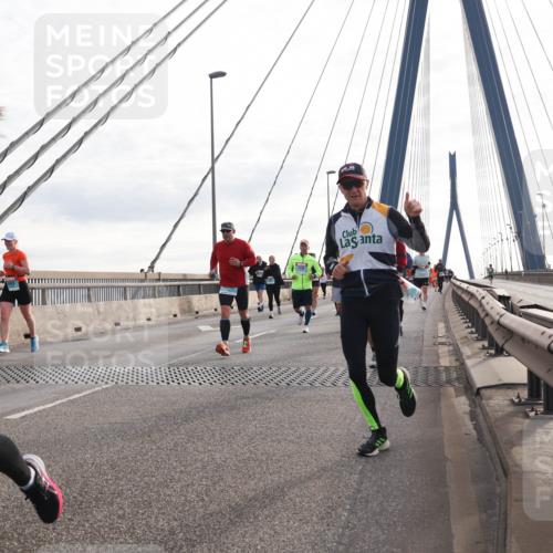 03.10.2024 - Köhlbrandbrückenlauf Matties Gatica Varas http://msf.ph/oto/7198538 03.10.2024 09:29:13 Position 2 2064 meine-sportfotos.de