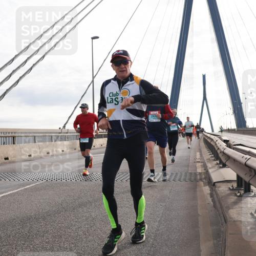 03.10.2024 - Köhlbrandbrückenlauf Matties Gatica Varas http://msf.ph/oto/7198567 03.10.2024 09:29:14 Position 2 243 meine-sportfotos.de