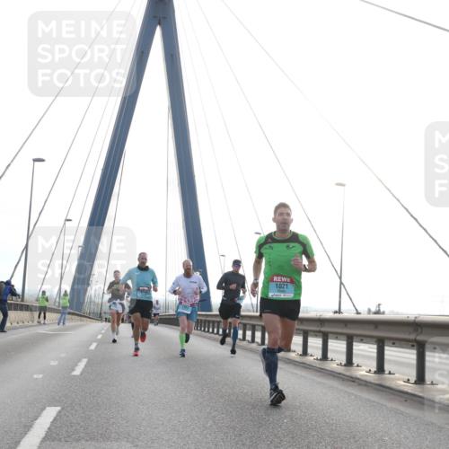 03.10.2024 - Köhlbrandbrückenlauf Jannik Wohlers http://msf.ph/oto/7198650 03.10.2024 09:19:49 Position 1 1021 meine-sportfotos.de