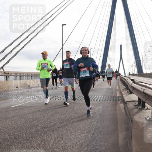 03.10.2024 - Köhlbrandbrückenlauf Matties Gatica Varas http://msf.ph/oto/7198679 03.10.2024 09:29:16 Position 2 2490, 2491, 1869 meine-sportfotos.de