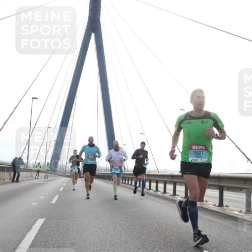 03.10.2024 - Köhlbrandbrückenlauf Jannik Wohlers http://msf.ph/oto/7198695 03.10.2024 09:19:49 Position 1 1248, 1021 meine-sportfotos.de