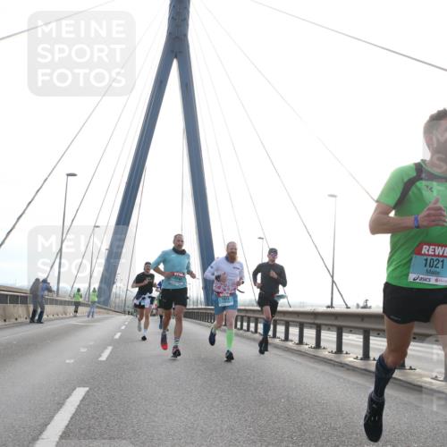 03.10.2024 - Köhlbrandbrückenlauf Jannik Wohlers http://msf.ph/oto/7198724 03.10.2024 09:19:50 Position 1 18, 1248, 1021 meine-sportfotos.de