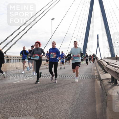 03.10.2024 - Köhlbrandbrückenlauf Matties Gatica Varas http://msf.ph/oto/7198806 03.10.2024 09:29:18 Position 2 185, 2453, 1858 meine-sportfotos.de