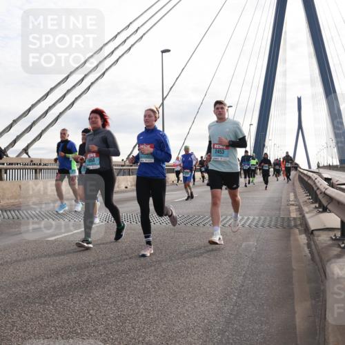 03.10.2024 - Köhlbrandbrückenlauf Matties Gatica Varas http://msf.ph/oto/7198819 03.10.2024 09:29:18 Position 2 2453, 2652, 1858 meine-sportfotos.de