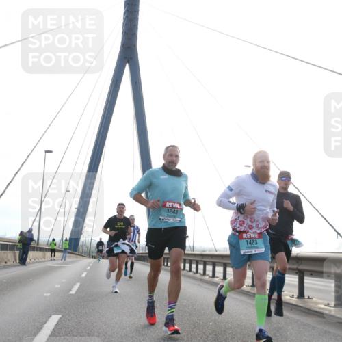 03.10.2024 - Köhlbrandbrückenlauf Jannik Wohlers http://msf.ph/oto/7198855 03.10.2024 09:19:51 Position 1 18, 1248, 1423 meine-sportfotos.de