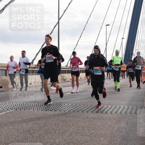 03.10.2024 - Köhlbrandbrückenlauf Matties Gatica Varas http://msf.ph/oto/7198942 03.10.2024 09:29:22 Position 2 2403, 1767, 1672, 3051, 1972, 1397, 2790 meine-sportfotos.de