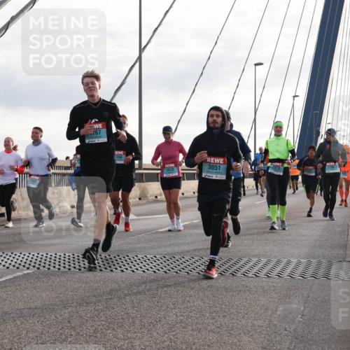03.10.2024 - Köhlbrandbrückenlauf Matties Gatica Varas http://msf.ph/oto/7198951 03.10.2024 09:29:22 Position 2 2403, 767, 1868, 1672, 3051, 2790, 1972, 397 meine-sportfotos.de