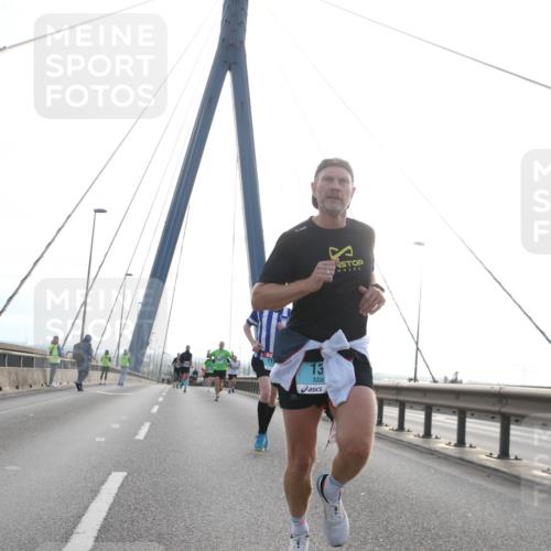 03.10.2024 - Köhlbrandbrückenlauf Jannik Wohlers http://msf.ph/oto/7199004 03.10.2024 09:19:53 Position 1 13 meine-sportfotos.de