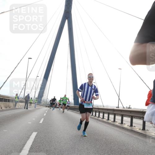 03.10.2024 - Köhlbrandbrückenlauf Jannik Wohlers http://msf.ph/oto/7199039 03.10.2024 09:19:54 Position 1 1129 meine-sportfotos.de