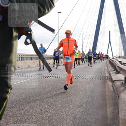 03.10.2024 - Köhlbrandbrückenlauf Matties Gatica Varas http://msf.ph/oto/7199137 03.10.2024 09:29:27 Position 2 23890, 2790, 3640 meine-sportfotos.de