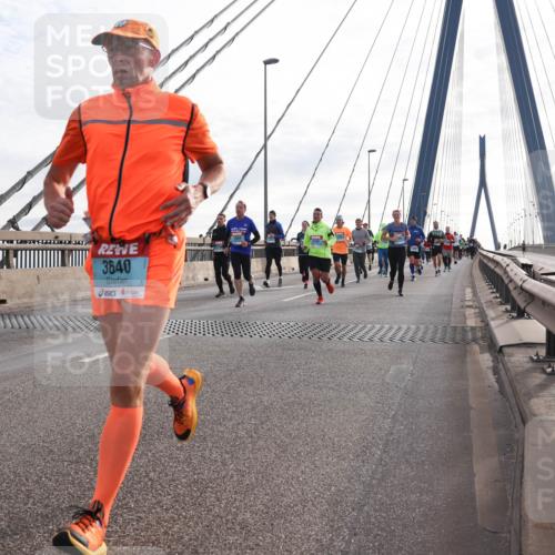 03.10.2024 - Köhlbrandbrückenlauf Matties Gatica Varas http://msf.ph/oto/7199185 03.10.2024 09:29:28 Position 2 3640 meine-sportfotos.de