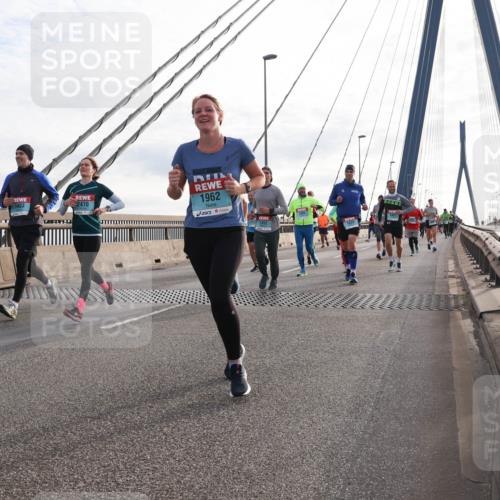 03.10.2024 - Köhlbrandbrückenlauf Matties Gatica Varas http://msf.ph/oto/7199345 03.10.2024 09:29:31 Position 2 1453, 2470, 1962 meine-sportfotos.de