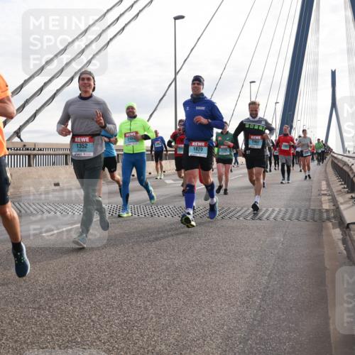 03.10.2024 - Köhlbrandbrückenlauf Matties Gatica Varas http://msf.ph/oto/7199396 03.10.2024 09:29:33 Position 2 1352, 2460, 1820, 2110, 2462 meine-sportfotos.de