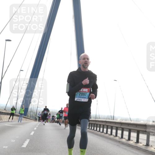 03.10.2024 - Köhlbrandbrückenlauf Jannik Wohlers http://msf.ph/oto/7199417 03.10.2024 09:20:03 Position 1 2097 meine-sportfotos.de