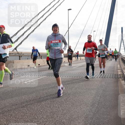 03.10.2024 - Köhlbrandbrückenlauf Matties Gatica Varas http://msf.ph/oto/7199549 03.10.2024 09:29:36 Position 2 2526, 2006, 2294 meine-sportfotos.de