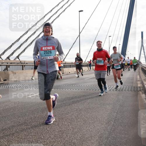 03.10.2024 - Köhlbrandbrückenlauf Matties Gatica Varas http://msf.ph/oto/7199564 03.10.2024 09:29:36 Position 2 2526, 2006, 2294 meine-sportfotos.de