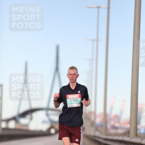 03.10.2024 - Köhlbrandbrückenlauf Fuchs,  Jonas http://msf.ph/oto/7199572 03.10.2024 09:38:33 Position 3 10, 1165 meine-sportfotos.de