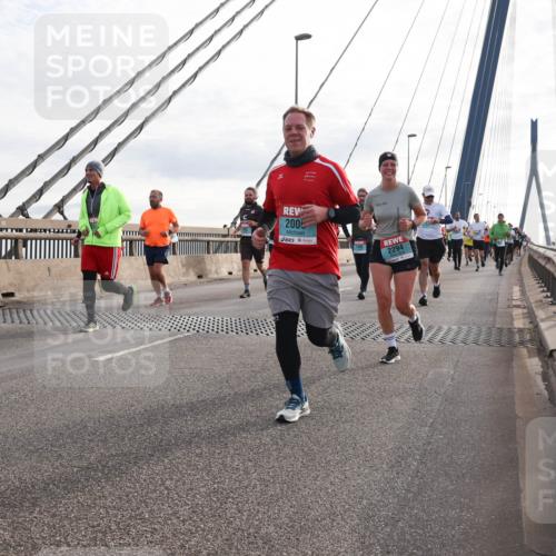 03.10.2024 - Köhlbrandbrückenlauf Matties Gatica Varas http://msf.ph/oto/7199621 03.10.2024 09:29:37 Position 2 200, 2294 meine-sportfotos.de