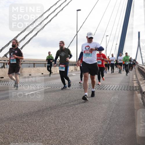 03.10.2024 - Köhlbrandbrückenlauf Matties Gatica Varas http://msf.ph/oto/7199739 03.10.2024 09:29:39 Position 2 2686, 1981, 1369, 3253, 2039 meine-sportfotos.de