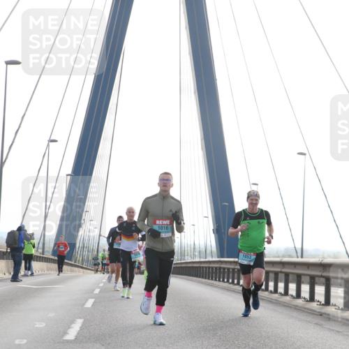 03.10.2024 - Köhlbrandbrückenlauf Jannik Wohlers http://msf.ph/oto/7199821 03.10.2024 09:20:14 Position 1 1029, 1016, 1053 meine-sportfotos.de