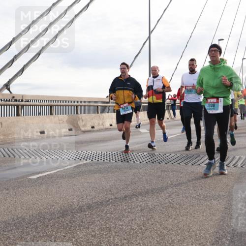 03.10.2024 - Köhlbrandbrückenlauf Matties Gatica Varas http://msf.ph/oto/7199865 03.10.2024 09:29:42 Position 2 2433, 2450, 2502, 2208, 2128 meine-sportfotos.de