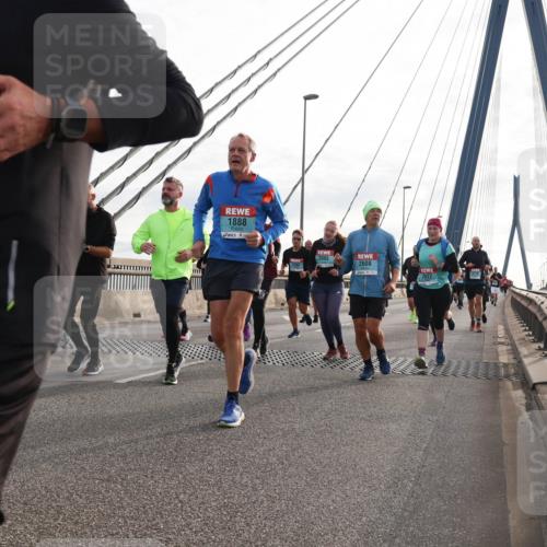 03.10.2024 - Köhlbrandbrückenlauf Matties Gatica Varas http://msf.ph/oto/7200264 03.10.2024 09:29:50 Position 2 1865, 1888, 2095, 2608, 2077 meine-sportfotos.de