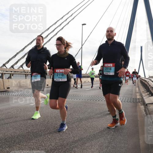 03.10.2024 - Köhlbrandbrückenlauf Matties Gatica Varas http://msf.ph/oto/7200420 03.10.2024 09:29:54 Position 2 1537, 2119, 2118 meine-sportfotos.de