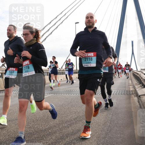03.10.2024 - Köhlbrandbrückenlauf Matties Gatica Varas http://msf.ph/oto/7200432 03.10.2024 09:29:54 Position 2 1537, 2119, 2118, 03 meine-sportfotos.de