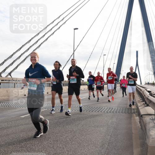 03.10.2024 - Köhlbrandbrückenlauf Matties Gatica Varas http://msf.ph/oto/7200503 03.10.2024 09:29:58 Position 2 2456, 2968, 2964 meine-sportfotos.de