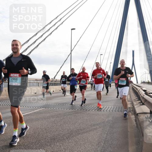 03.10.2024 - Köhlbrandbrückenlauf Matties Gatica Varas http://msf.ph/oto/7200532 03.10.2024 09:29:59 Position 2 124, 2968, 1476, 1959, 2964 meine-sportfotos.de