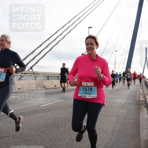 03.10.2024 - Köhlbrandbrückenlauf Matties Gatica Varas http://msf.ph/oto/7200586 03.10.2024 09:30:02 Position 2 2741, 1570 meine-sportfotos.de