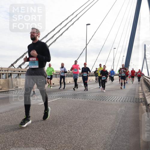 03.10.2024 - Köhlbrandbrückenlauf Matties Gatica Varas http://msf.ph/oto/7200608 03.10.2024 09:30:03 Position 2 1555, 2048 meine-sportfotos.de