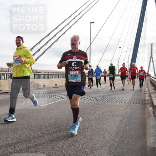 03.10.2024 - Köhlbrandbrückenlauf Matties Gatica Varas http://msf.ph/oto/7200721 03.10.2024 09:30:06 Position 2 2654, 1603 meine-sportfotos.de