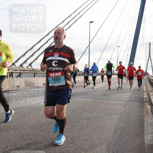 03.10.2024 - Köhlbrandbrückenlauf Matties Gatica Varas http://msf.ph/oto/7200732 03.10.2024 09:30:07 Position 2 2654, 1603 meine-sportfotos.de