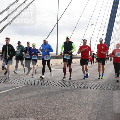 03.10.2024 - Köhlbrandbrückenlauf Matties Gatica Varas http://msf.ph/oto/7200762 03.10.2024 09:30:08 Position 2 2268, 1699, 2121, 1698, 1368 meine-sportfotos.de