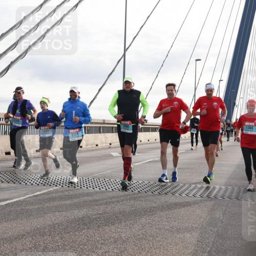 03.10.2024 - Köhlbrandbrückenlauf Matties Gatica Varas http://msf.ph/oto/7200769 03.10.2024 09:30:08 Position 2 2268, 1698, 1699, 1368, 2121 meine-sportfotos.de