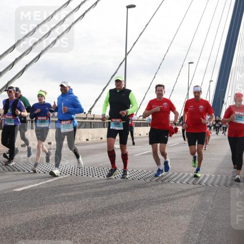 03.10.2024 - Köhlbrandbrückenlauf Matties Gatica Varas http://msf.ph/oto/7200783 03.10.2024 09:30:08 Position 2 2268, 1699, 2121, 1698, 1368 meine-sportfotos.de