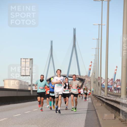 03.10.2024 - Köhlbrandbrückenlauf Fuchs,  Jonas http://msf.ph/oto/7201102 03.10.2024 09:39:45 Position 3 1248, 1125, 1335, 1055, 1076 meine-sportfotos.de