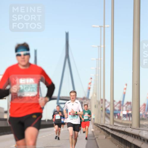 03.10.2024 - Köhlbrandbrückenlauf Fuchs,  Jonas http://msf.ph/oto/7202793 03.10.2024 09:40:16 Position 3 1085 meine-sportfotos.de