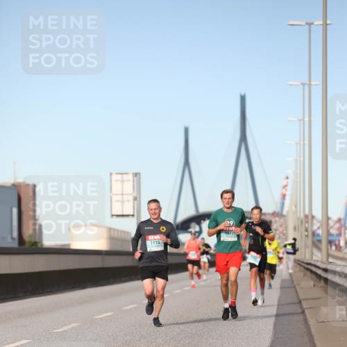 03.10.2024 - Köhlbrandbrückenlauf Fuchs,  Jonas http://msf.ph/oto/7202979 03.10.2024 09:40:24 Position 3 1115, 9, 1077, 1057 meine-sportfotos.de