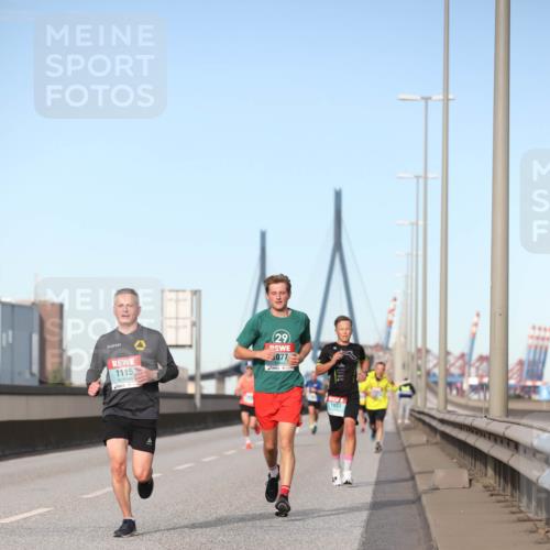 03.10.2024 - Köhlbrandbrückenlauf Fuchs,  Jonas http://msf.ph/oto/7203151 03.10.2024 09:40:27 Position 3 1115, 29, 077, 1057 meine-sportfotos.de
