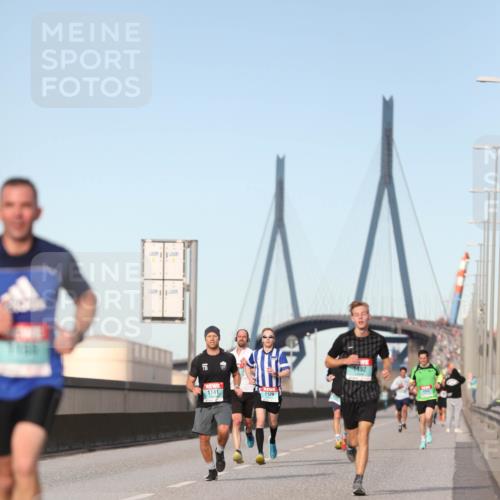 03.10.2024 - Köhlbrandbrückenlauf Fuchs,  Jonas http://msf.ph/oto/7204810 03.10.2024 09:41:05 Position 3 1141, 1129, 1492 meine-sportfotos.de
