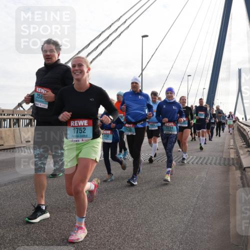 03.10.2024 - Köhlbrandbrückenlauf Matties Gatica Varas http://msf.ph/oto/7205235 03.10.2024 09:32:30 Position 2 259, 35, 1752, 1625, 1733, 1731, 1732 meine-sportfotos.de