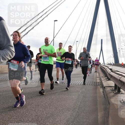 03.10.2024 - Köhlbrandbrückenlauf Matties Gatica Varas http://msf.ph/oto/7205317 03.10.2024 09:32:33 Position 2 29, 2860, 1635, 2409, 325 meine-sportfotos.de