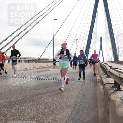 03.10.2024 - Köhlbrandbrückenlauf Matties Gatica Varas http://msf.ph/oto/7205451 03.10.2024 09:32:36 Position 2 1434, 2329, 2411 meine-sportfotos.de