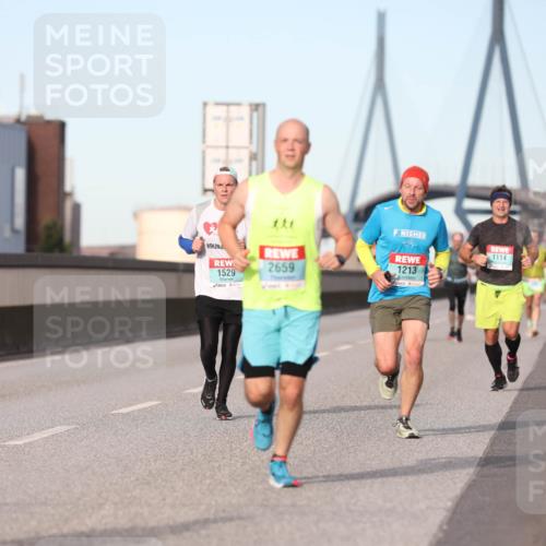 03.10.2024 - Köhlbrandbrückenlauf Fuchs,  Jonas http://msf.ph/oto/7205543 03.10.2024 09:42:37 Position 3 4, 1114, 2659, 1213, 1529 meine-sportfotos.de