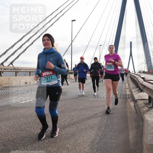 03.10.2024 - Köhlbrandbrückenlauf Matties Gatica Varas http://msf.ph/oto/7205570 03.10.2024 09:32:38 Position 2 2411, 1534 meine-sportfotos.de
