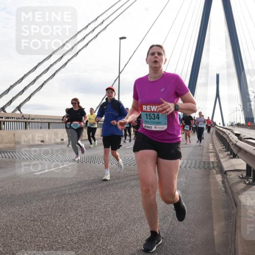 03.10.2024 - Köhlbrandbrückenlauf Matties Gatica Varas http://msf.ph/oto/7205641 03.10.2024 09:32:39 Position 2 2639, 1534 meine-sportfotos.de