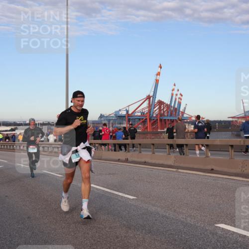 03.10.2024 - Köhlbrandbrückenlauf Matties Gatica Varas http://msf.ph/oto/7205935 03.10.2024 09:33:02 Position 2 1004, 1070, 13 meine-sportfotos.de